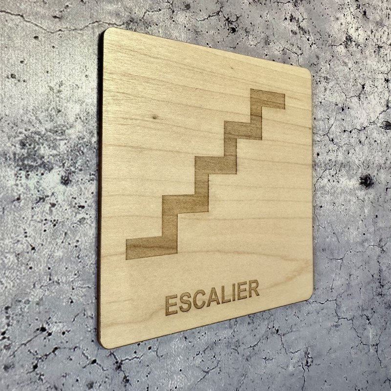 Plaque en bois gravure escalier