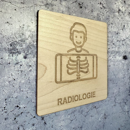 Plaque en bois gravée radiologie