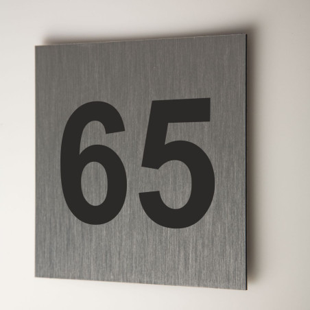 Plaque en métal brossé numérotation