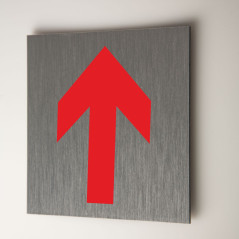 Plaque en métal brossé flèche rouge