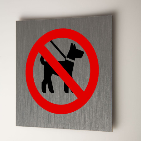 Plaque en métal brossé interdit aux chiens