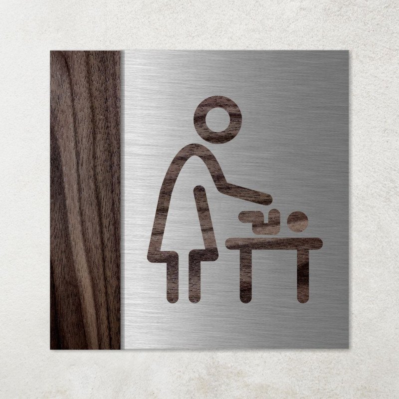 Plaque en métal et bois espace bébé, nurserie