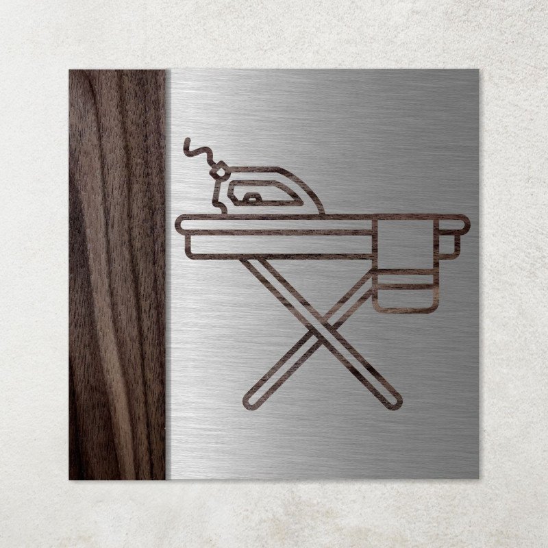 Plaque en métal et bois repassage