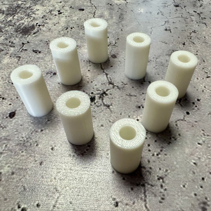 Entretoises en plastique 1.5 cm - 8 pièces Entretoises en plastique 1.5 cm - 8 pièces