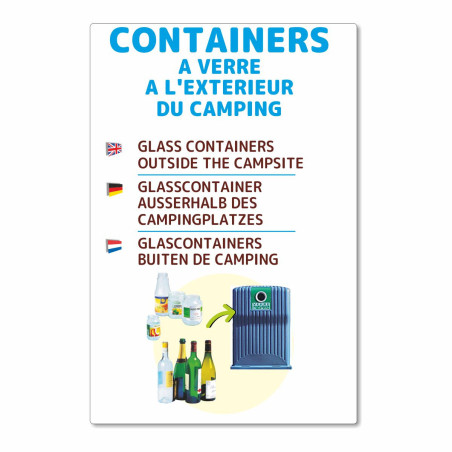 Panneau containers à verre sont a l'extérieur du camping